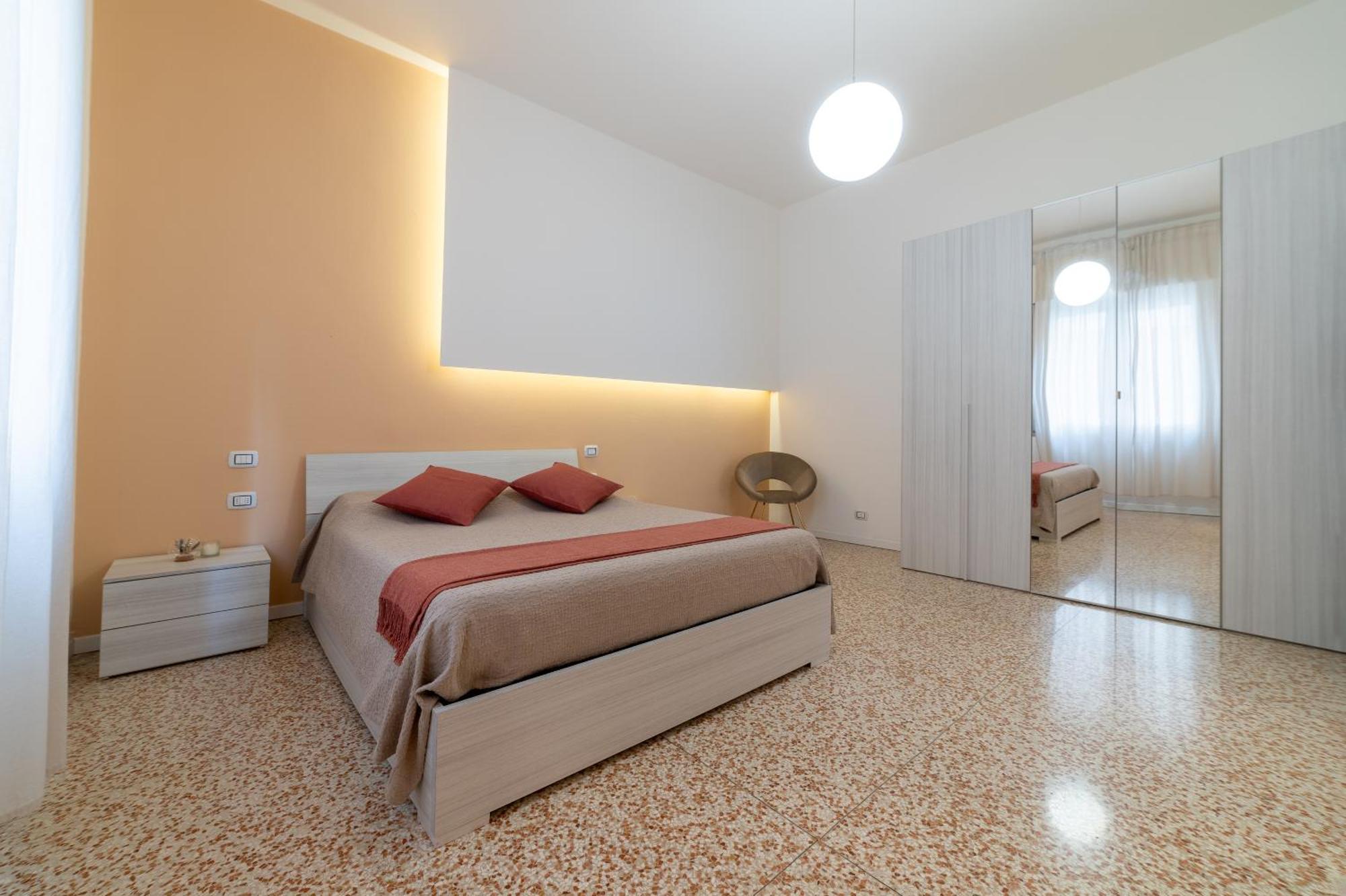 Casa Daura - Your Comfortable Apartment In Bologna - Parking Екстериор снимка